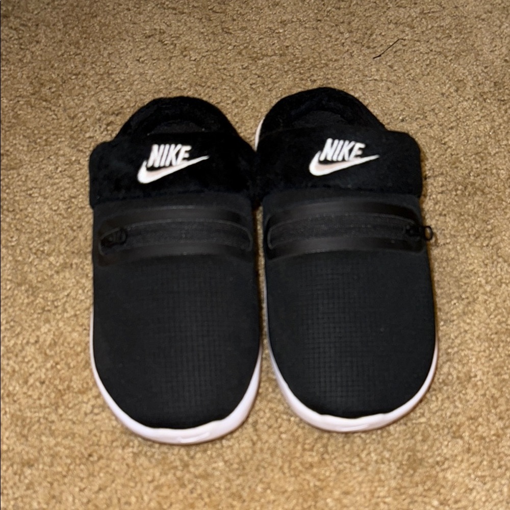Women’s Nike Black and White Slippers